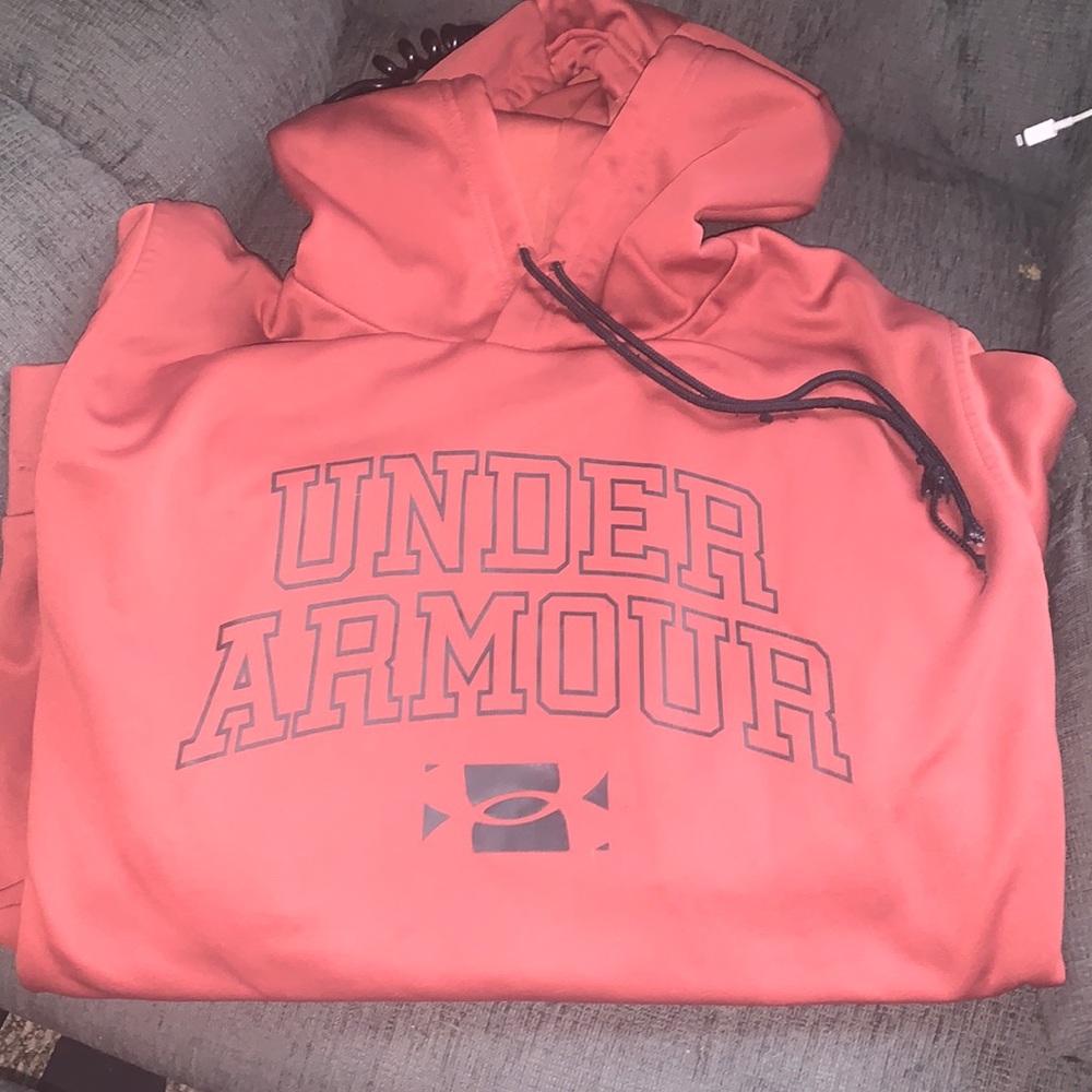 fairly new under armour hoodie. in great condition.